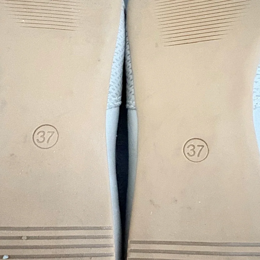 Miz Mooz‎ Hailey Flats 37 Grey Leather Textured Slip On Almond Toe